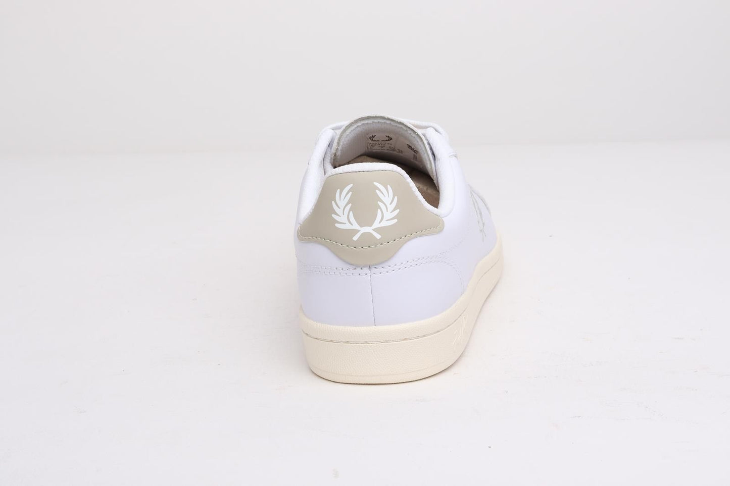 Fred Perry Sneakers B6312 White / Light Oyster