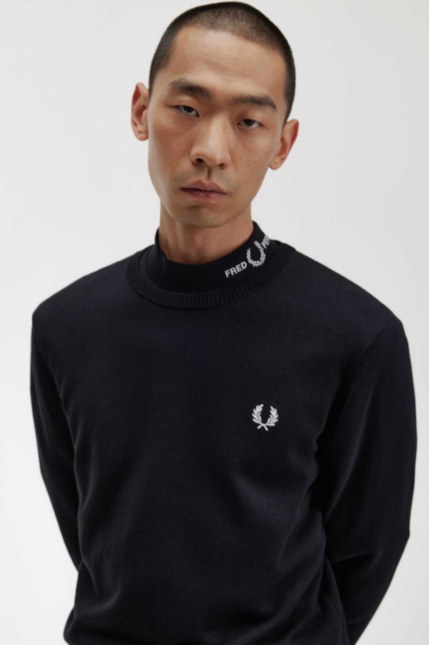 Fred Perry Graphic Laurel Wreath Jumper Black